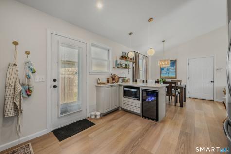 5 Penny Lane New London CT 06320