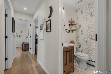 5 Penny Lane New London CT 06320