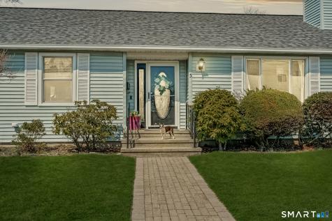 5 Penny Lane New London CT 06320