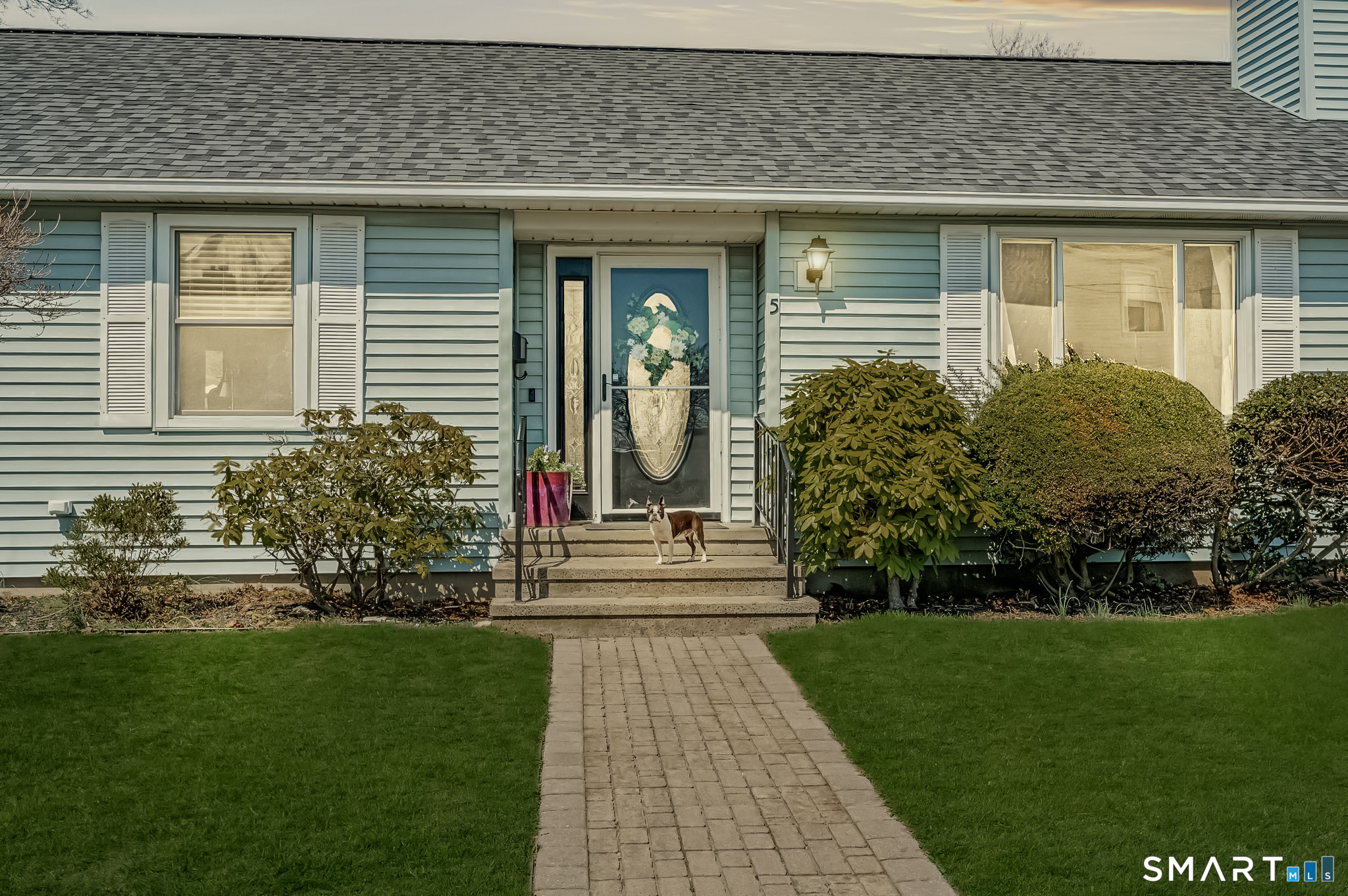 5 Penny Lane New London CT 06320