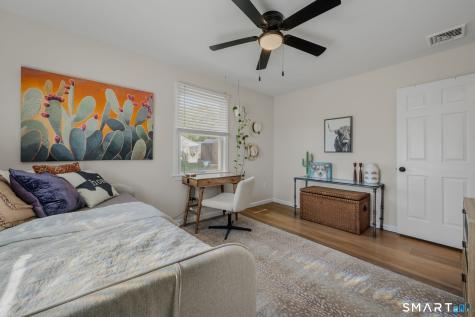 5 Penny Lane New London CT 06320