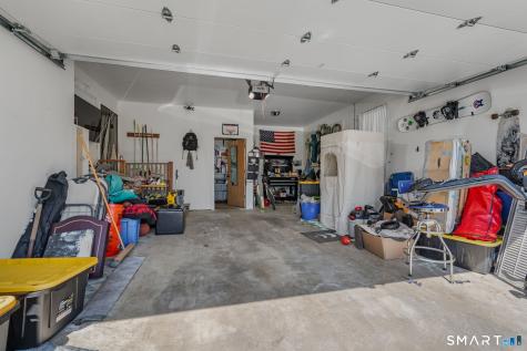 5 Penny Lane New London CT 06320