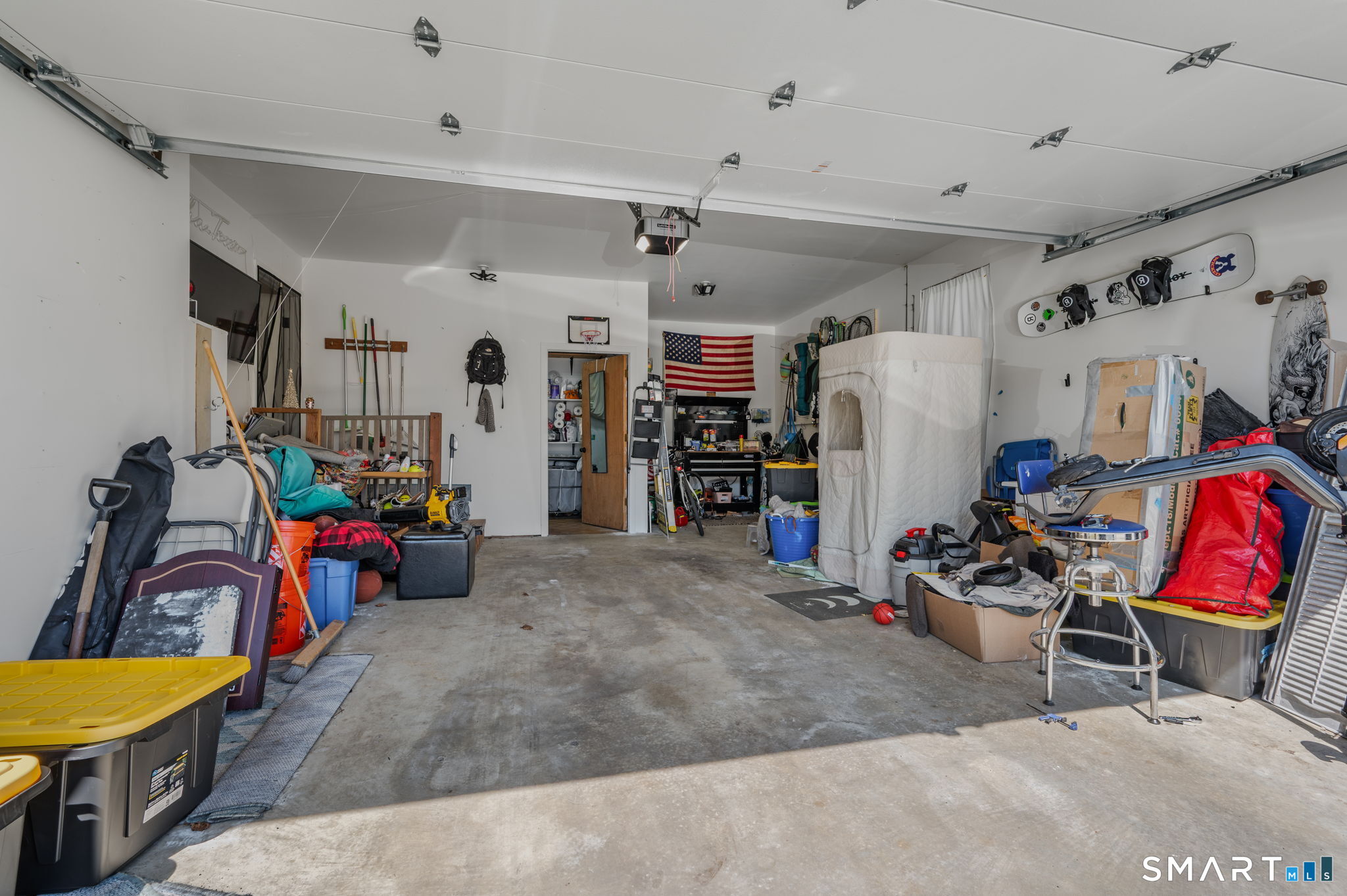 5 Penny Lane New London CT 06320