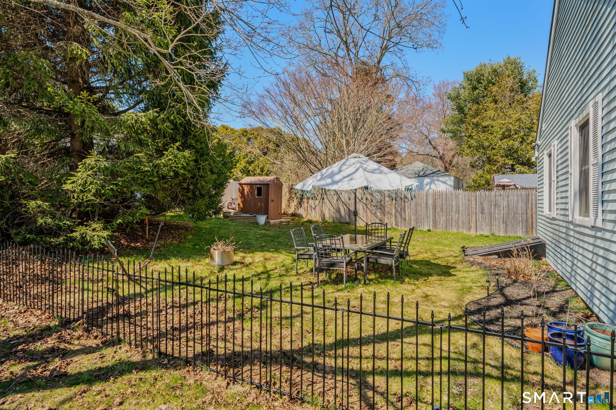 5 Penny Lane New London CT 06320