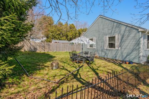 5 Penny Lane New London CT 06320