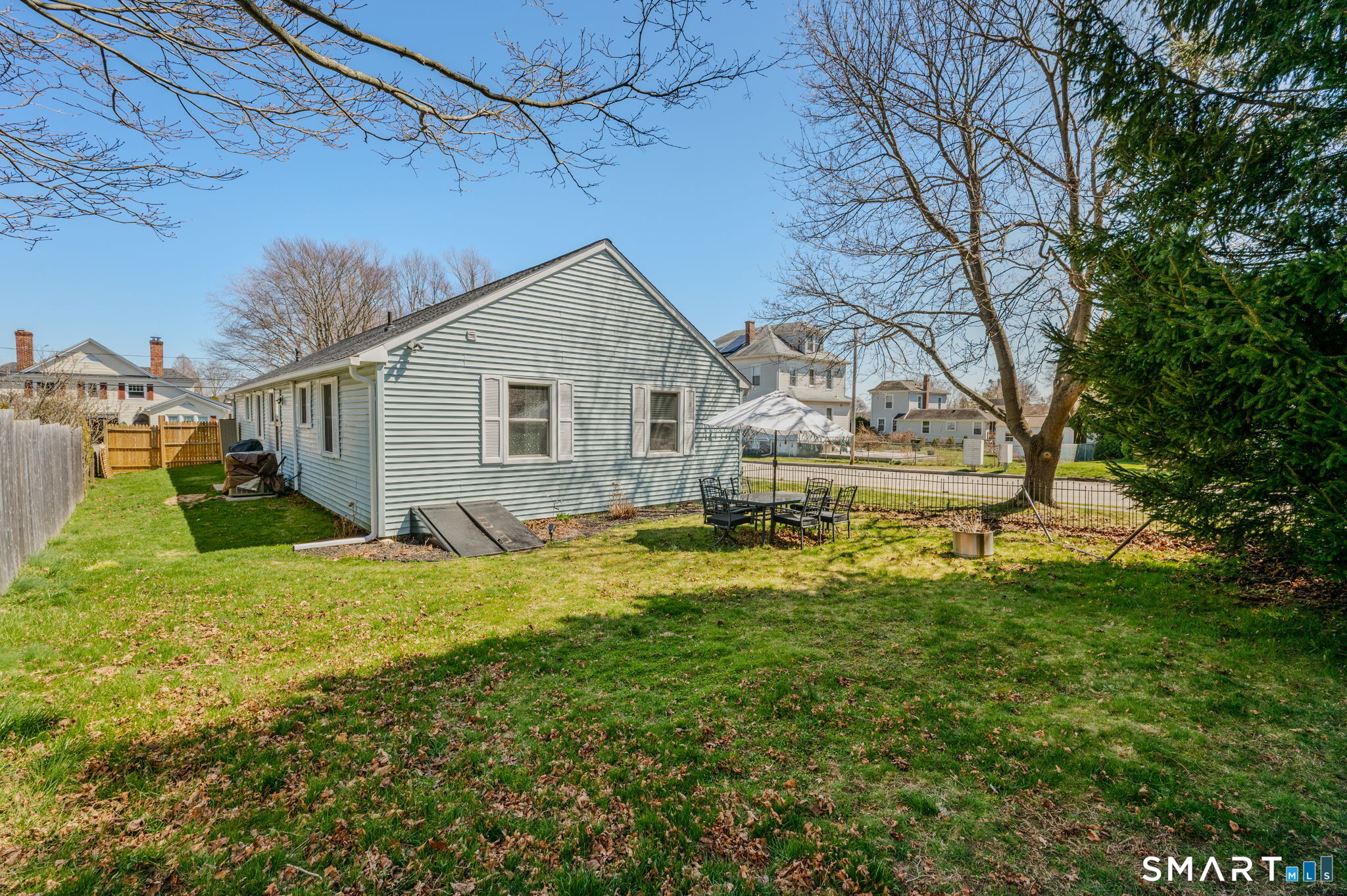 5 Penny Lane New London CT 06320