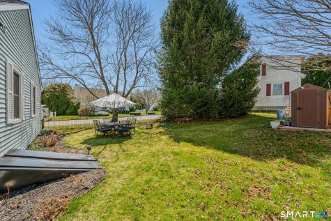 5 Penny Lane New London CT 06320