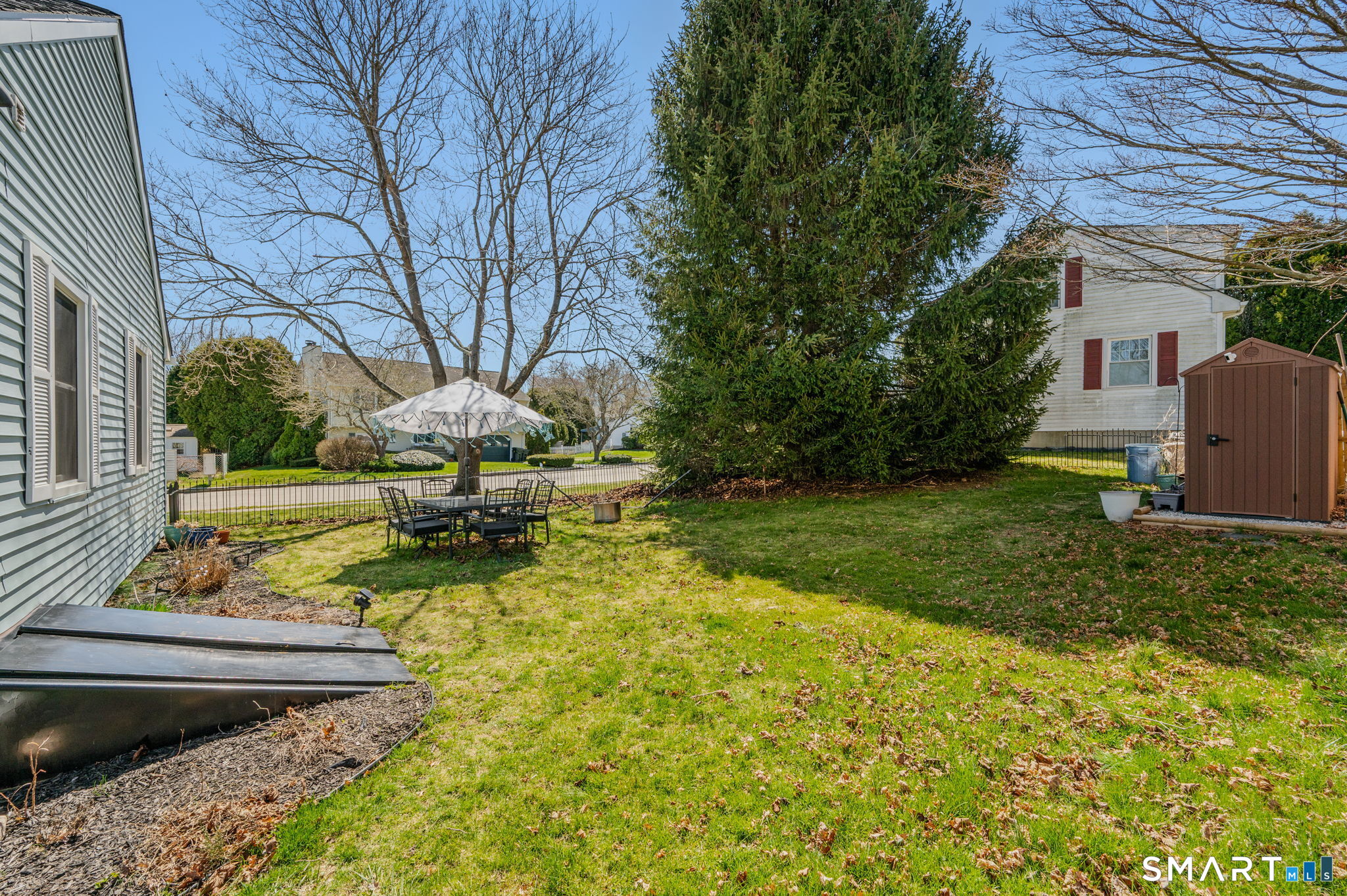 5 Penny Lane New London CT 06320