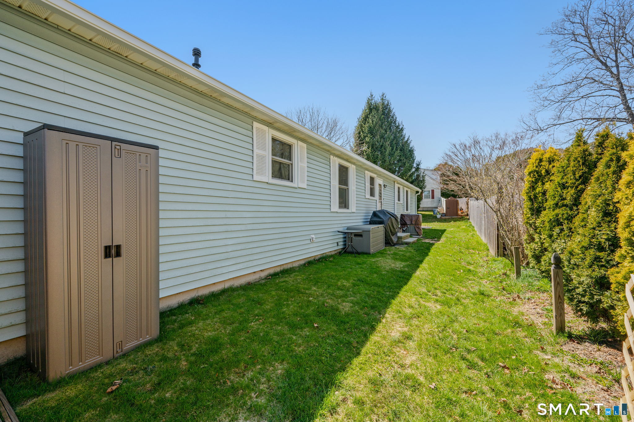 5 Penny Lane New London CT 06320