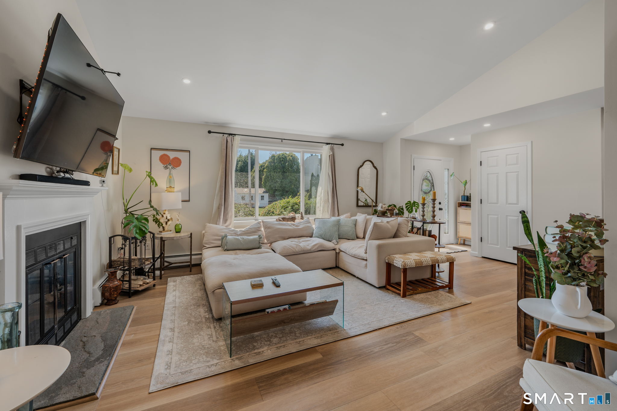 5 Penny Lane New London CT 06320