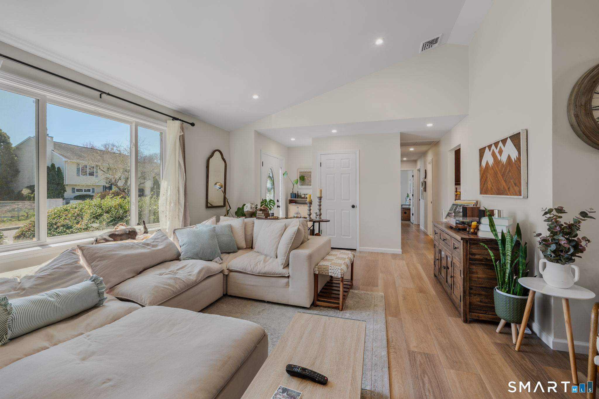 5 Penny Lane New London CT 06320