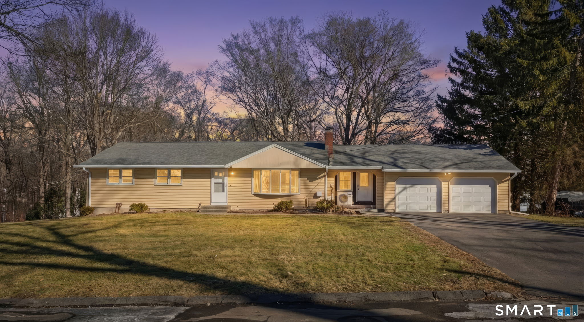 10 Fairlawn Avenue East Hampton CT 06424