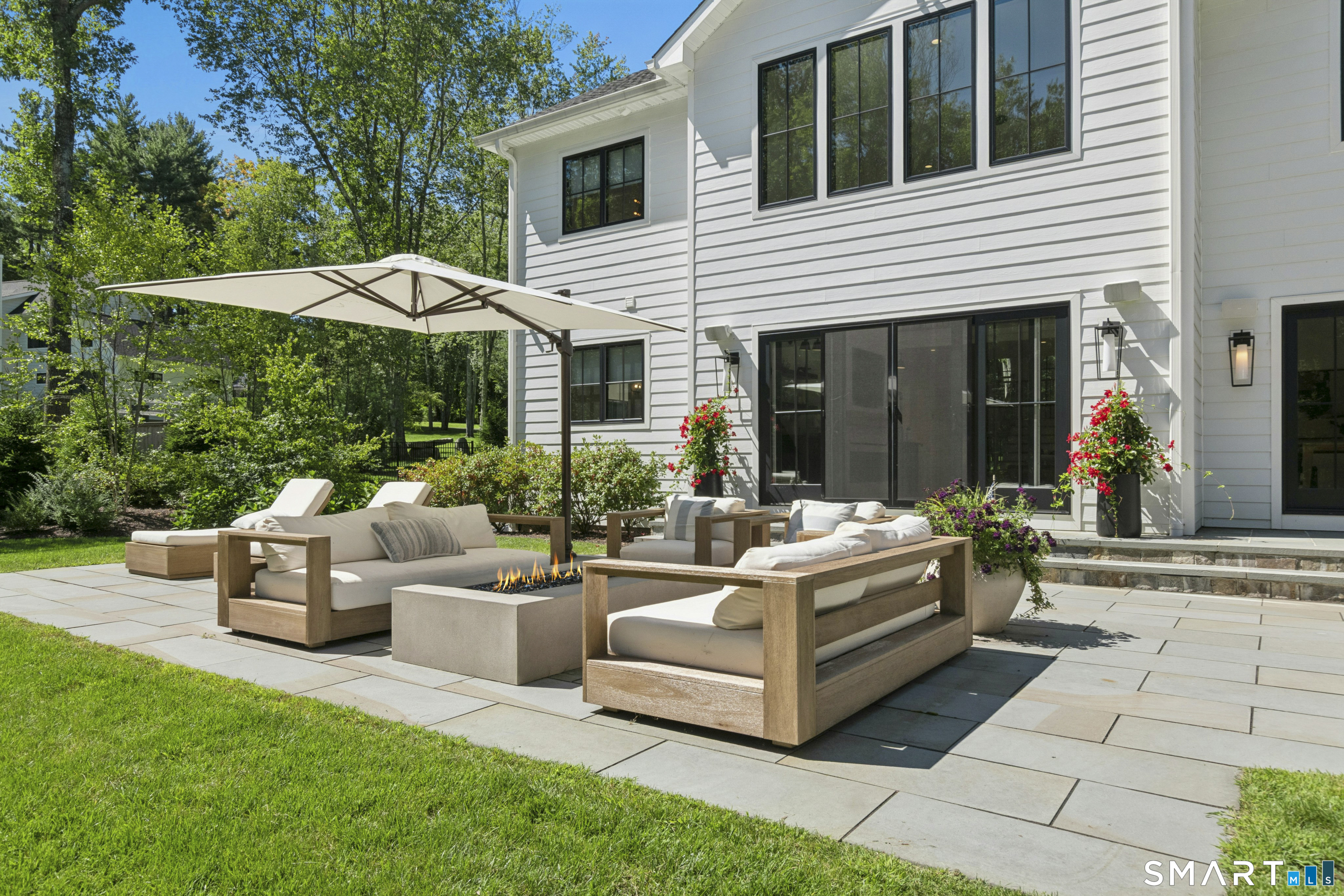 2 Black Pine Ridge Ridgefield CT 06877