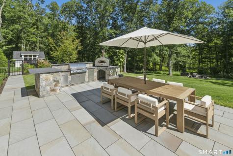 2 Black Pine Ridge Ridgefield CT 06877
