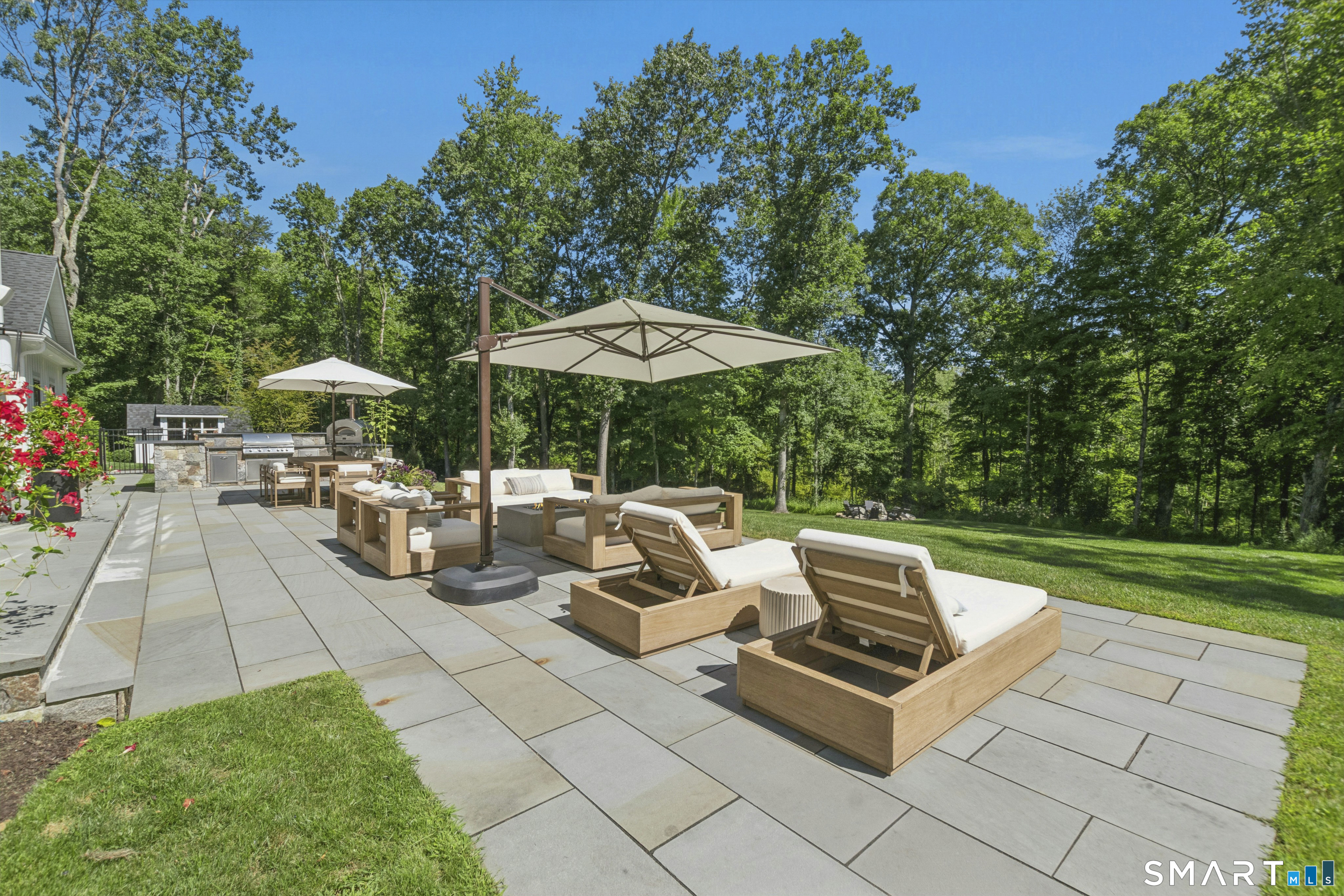 2 Black Pine Ridge Ridgefield CT 06877