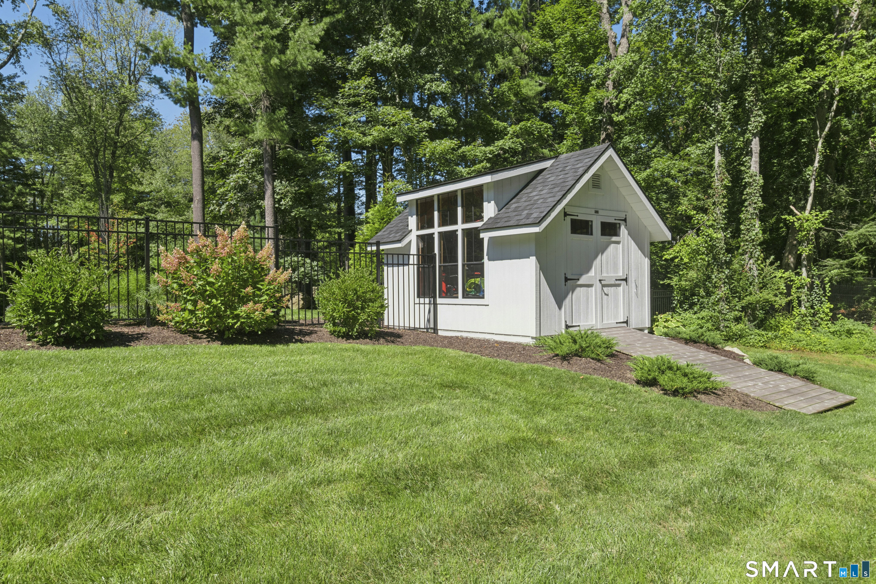 2 Black Pine Ridge Ridgefield CT 06877