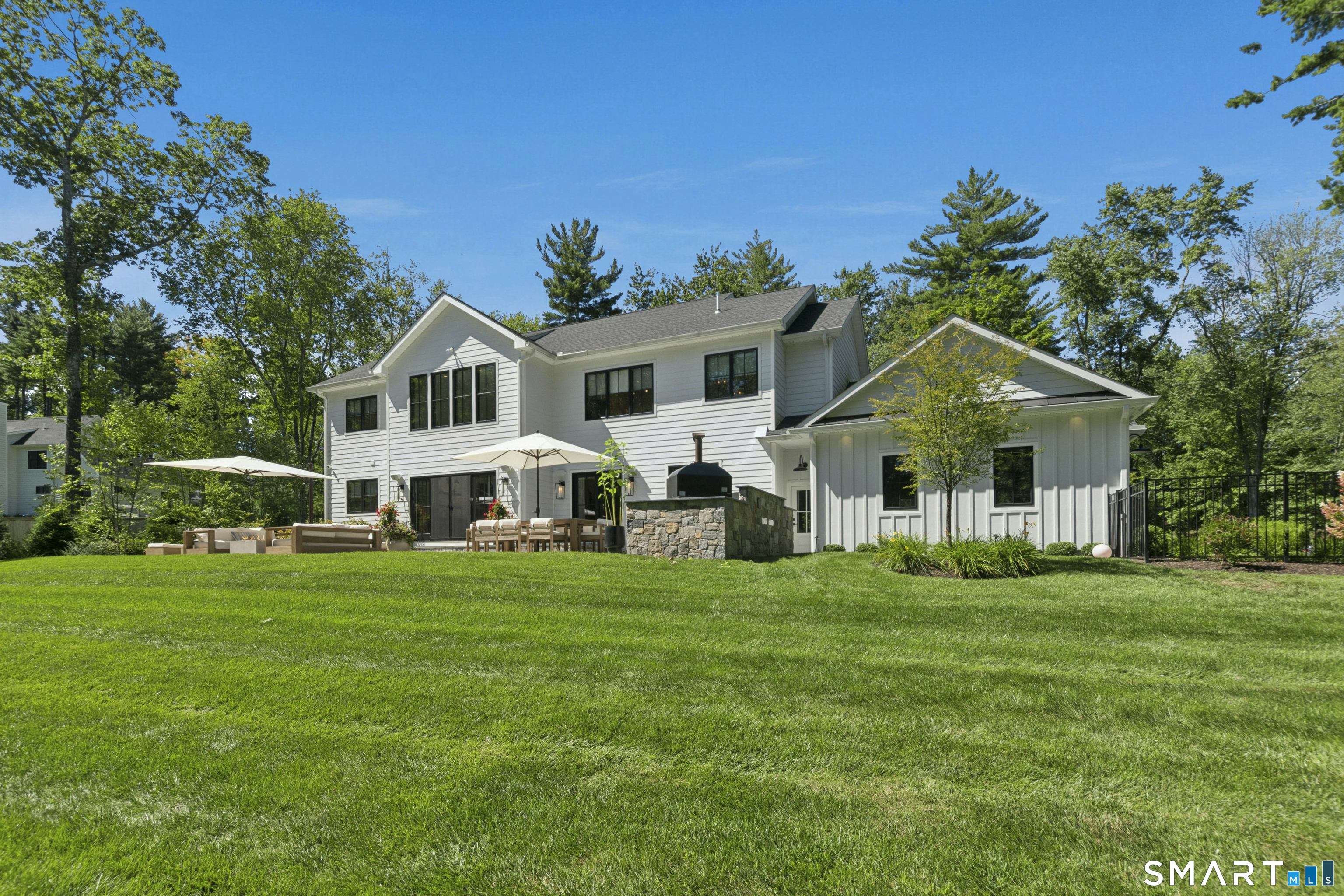 2 Black Pine Ridge Ridgefield CT 06877