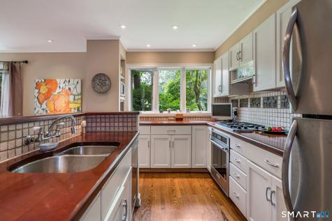 33 Madison Avenue Madison CT 06443