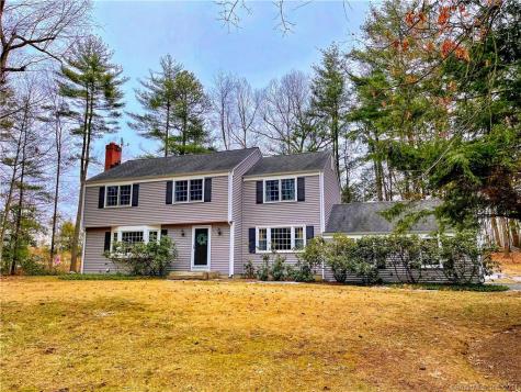 17 Gates Lane Simsbury CT 06070