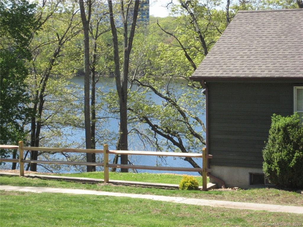 17 Ledgewood Court Norwich CT 06360
