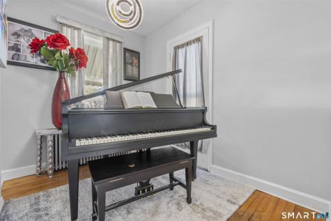 10 Barraclough Avenue Hamden CT 06517