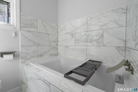 10 Barraclough Avenue Hamden CT 06517