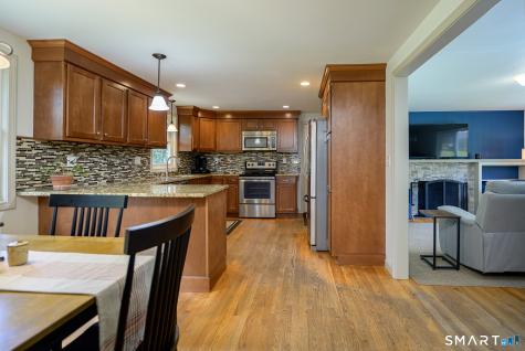 25 Pineview Drive Vernon CT 06066