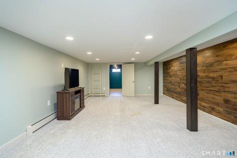 25 Pineview Drive Vernon CT 06066