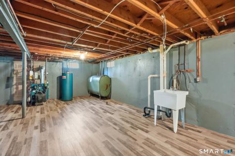 7 Pilgrim Circle Enfield CT 06082