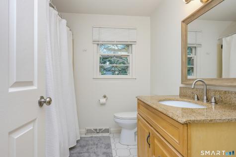 86 Crest Avenue East Haven CT 06513