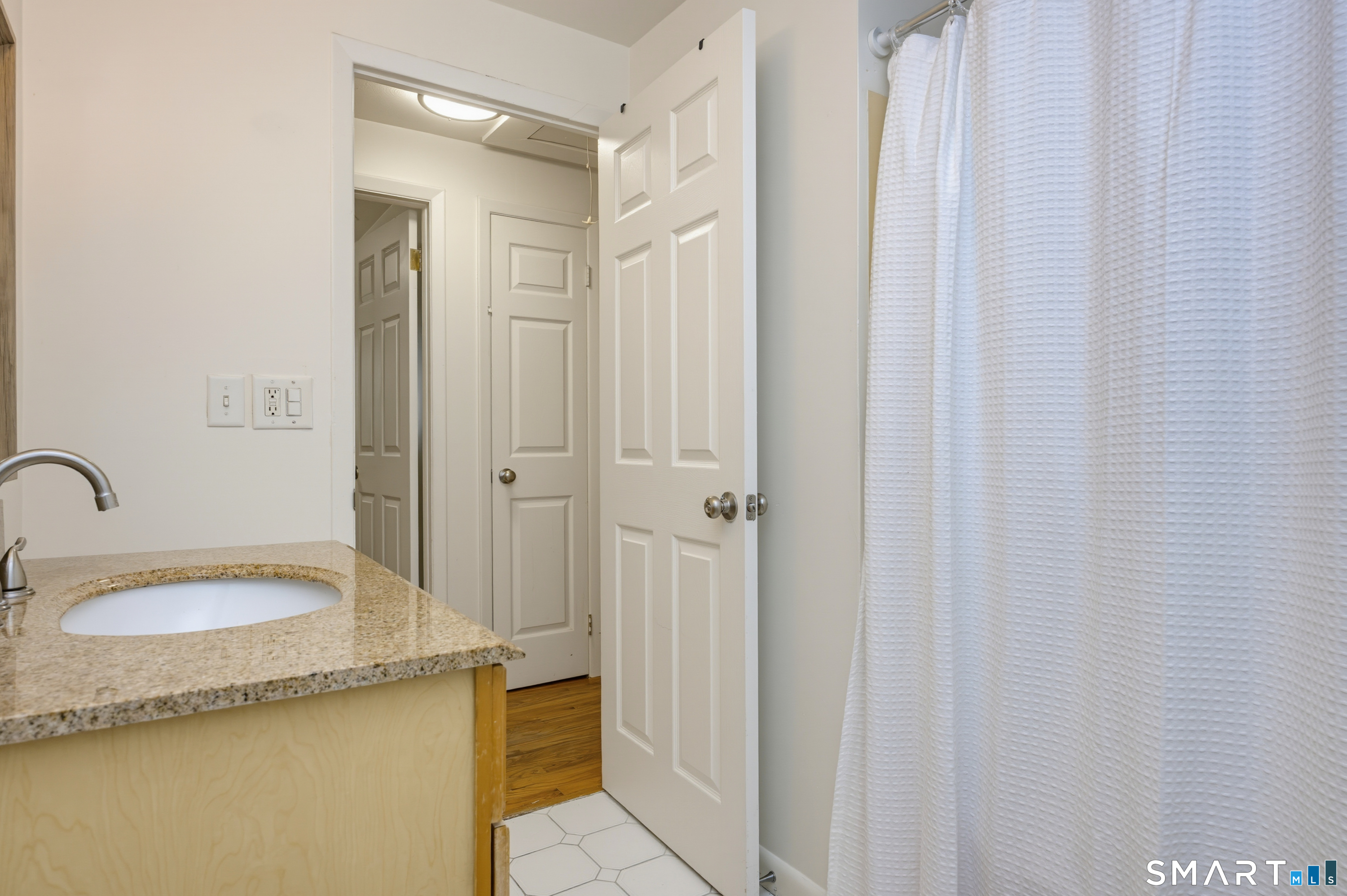 86 Crest Avenue East Haven CT 06513