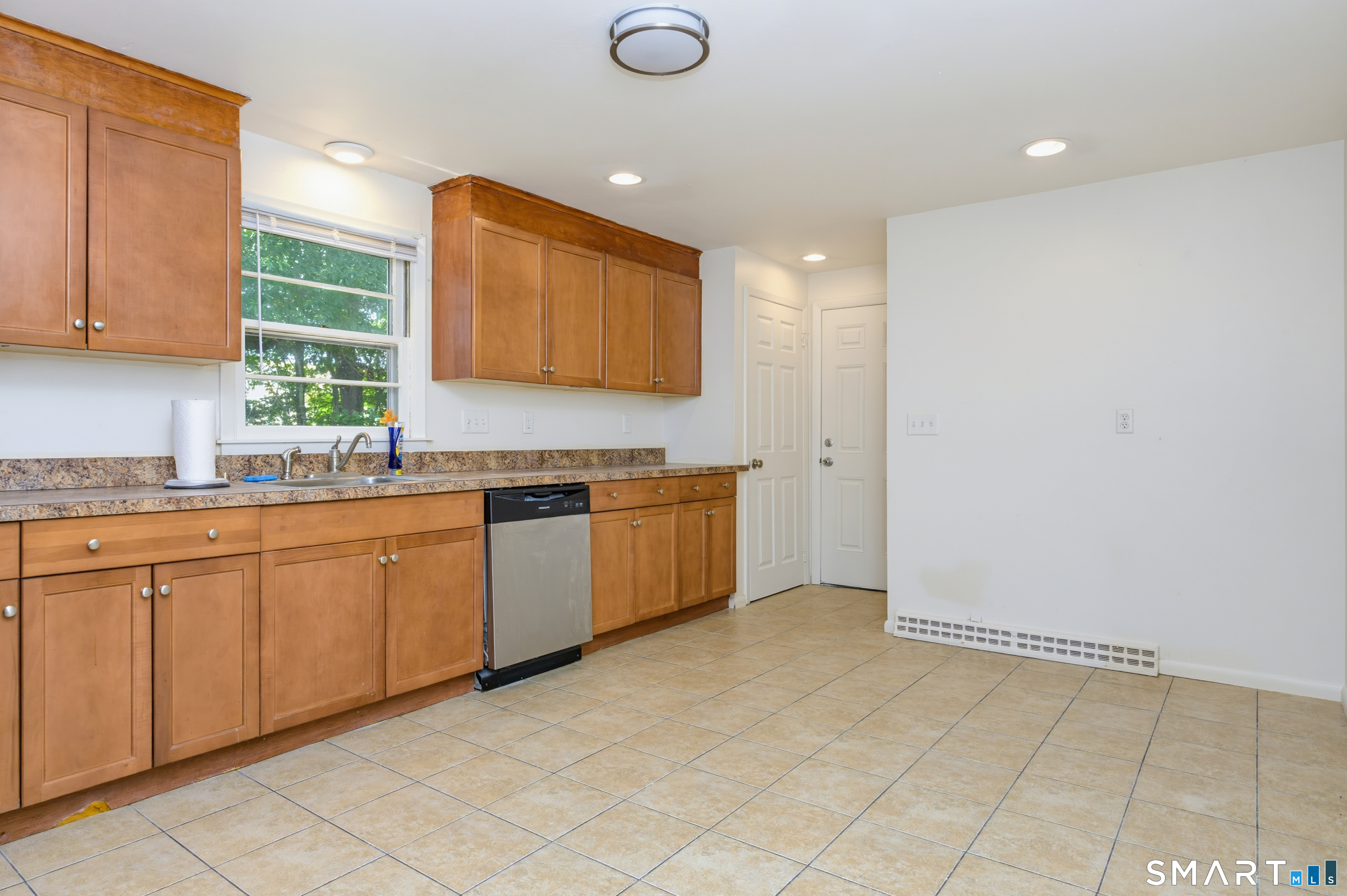 86 Crest Avenue East Haven CT 06513