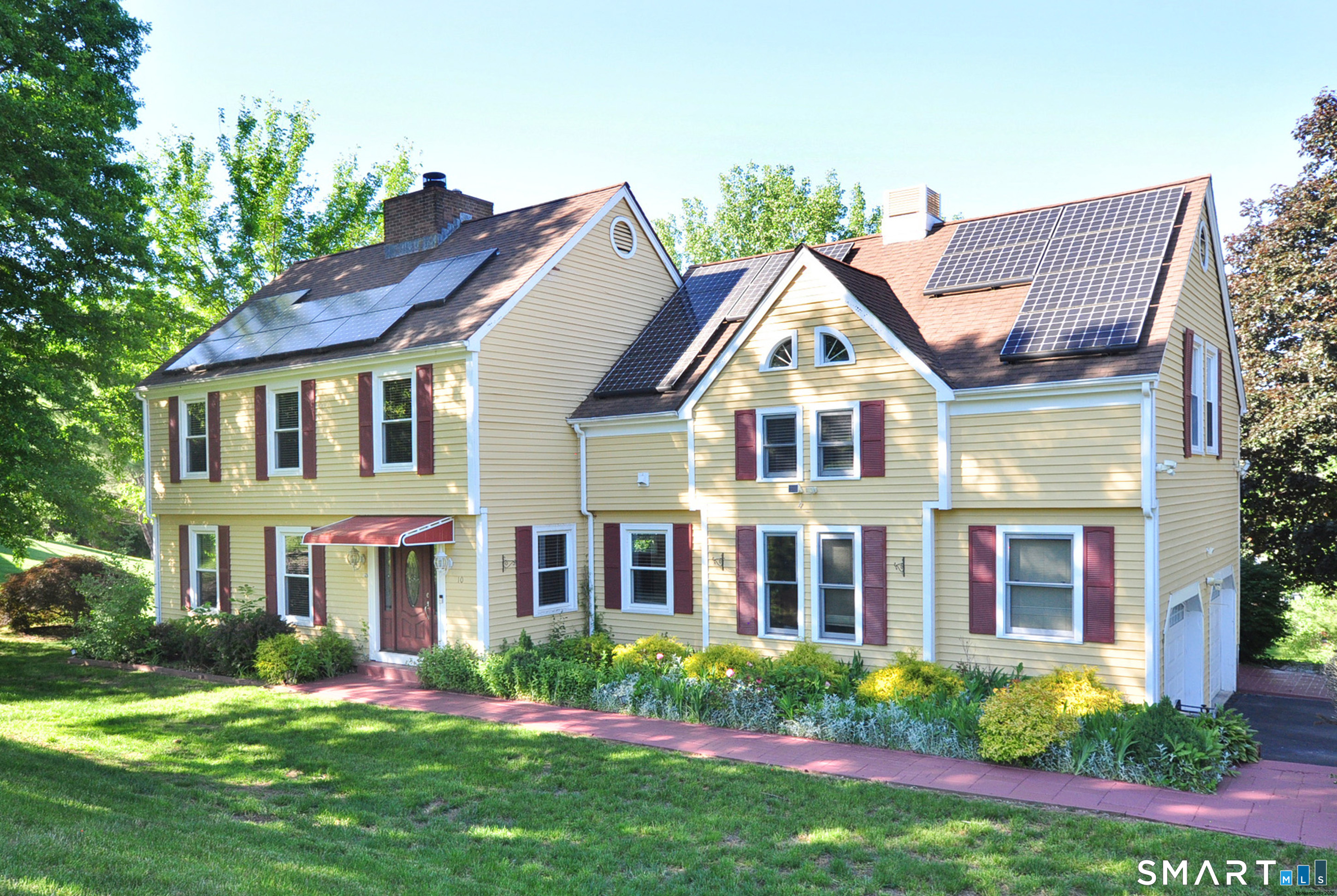 10 Breezy Knoll Drive Bloomfield CT 06002