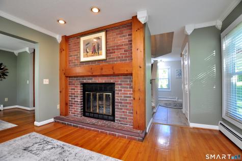 10 Breezy Knoll Drive Bloomfield CT 06002