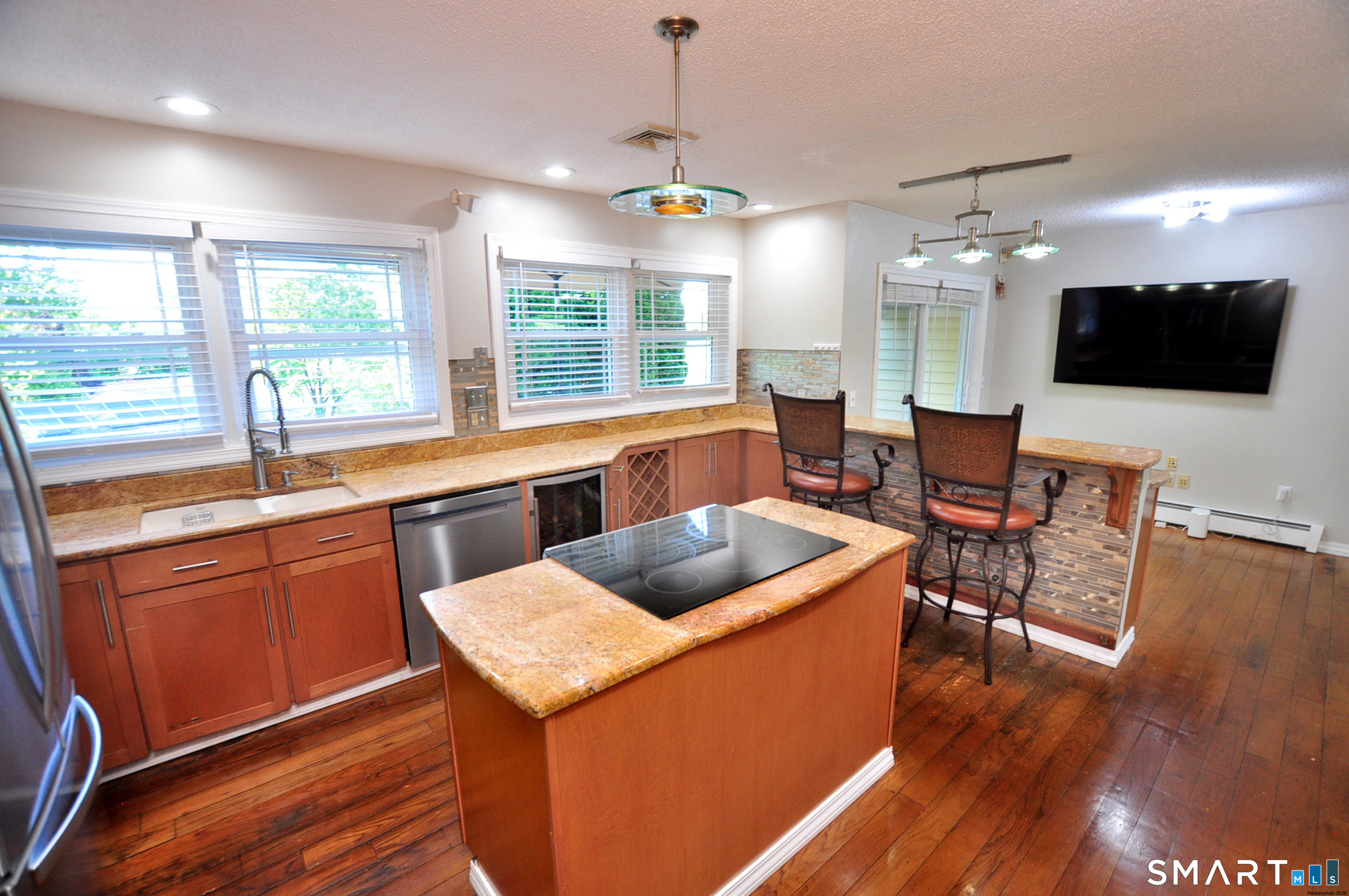 10 Breezy Knoll Drive Bloomfield CT 06002