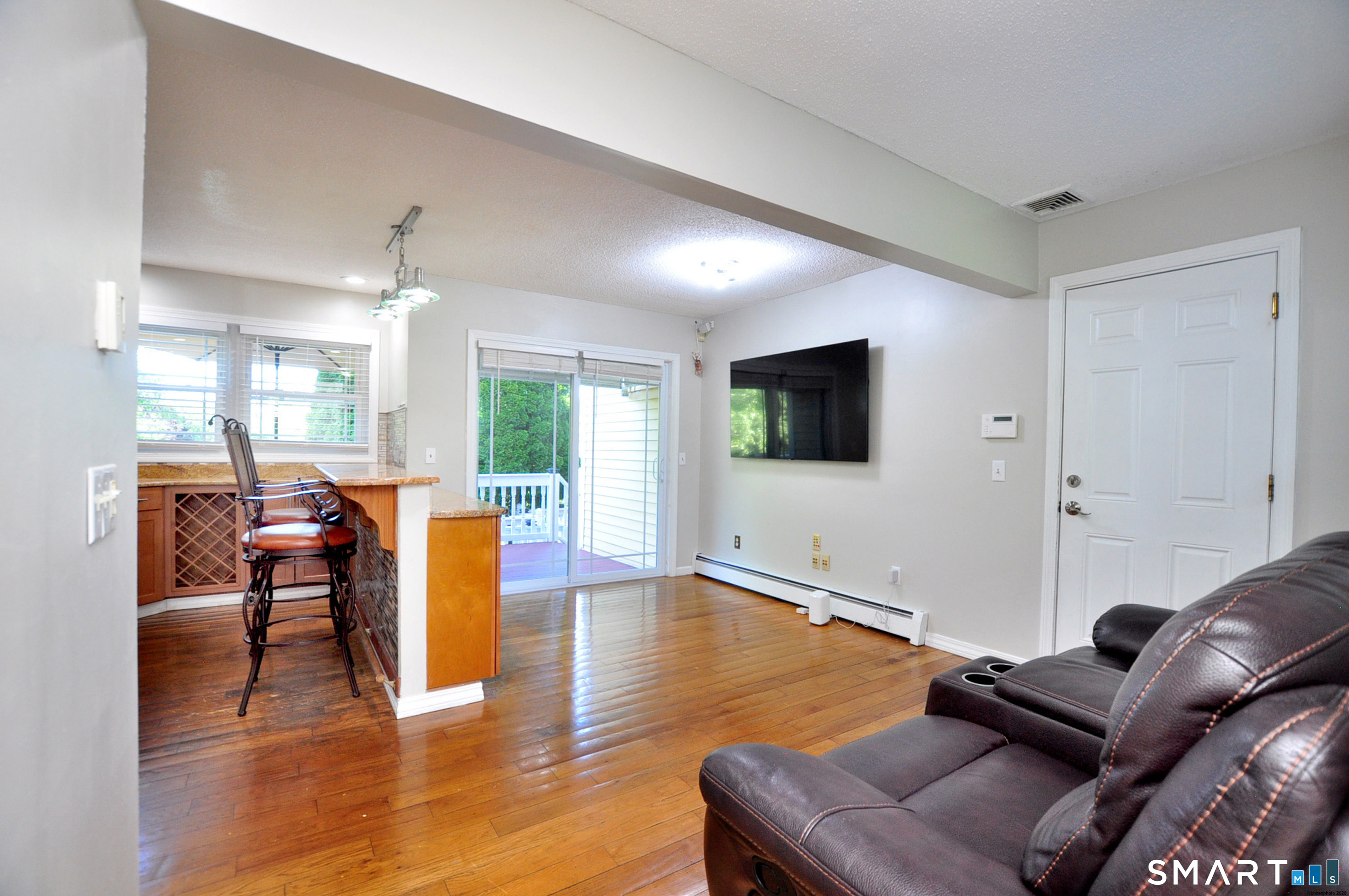 10 Breezy Knoll Drive Bloomfield CT 06002