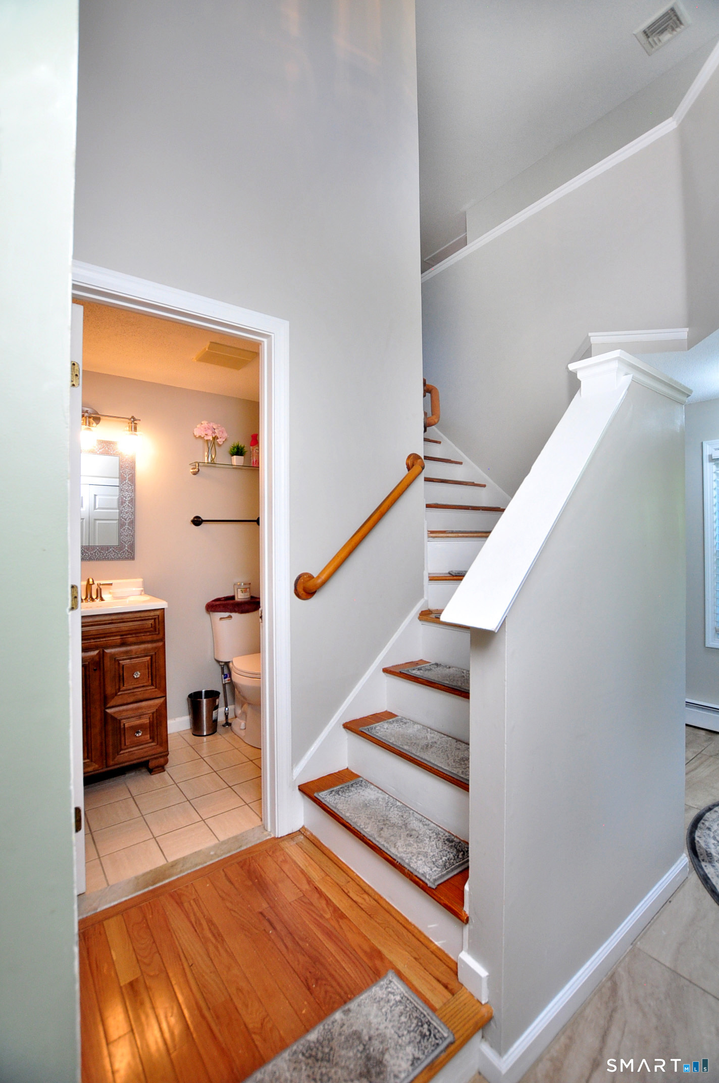 10 Breezy Knoll Drive Bloomfield CT 06002