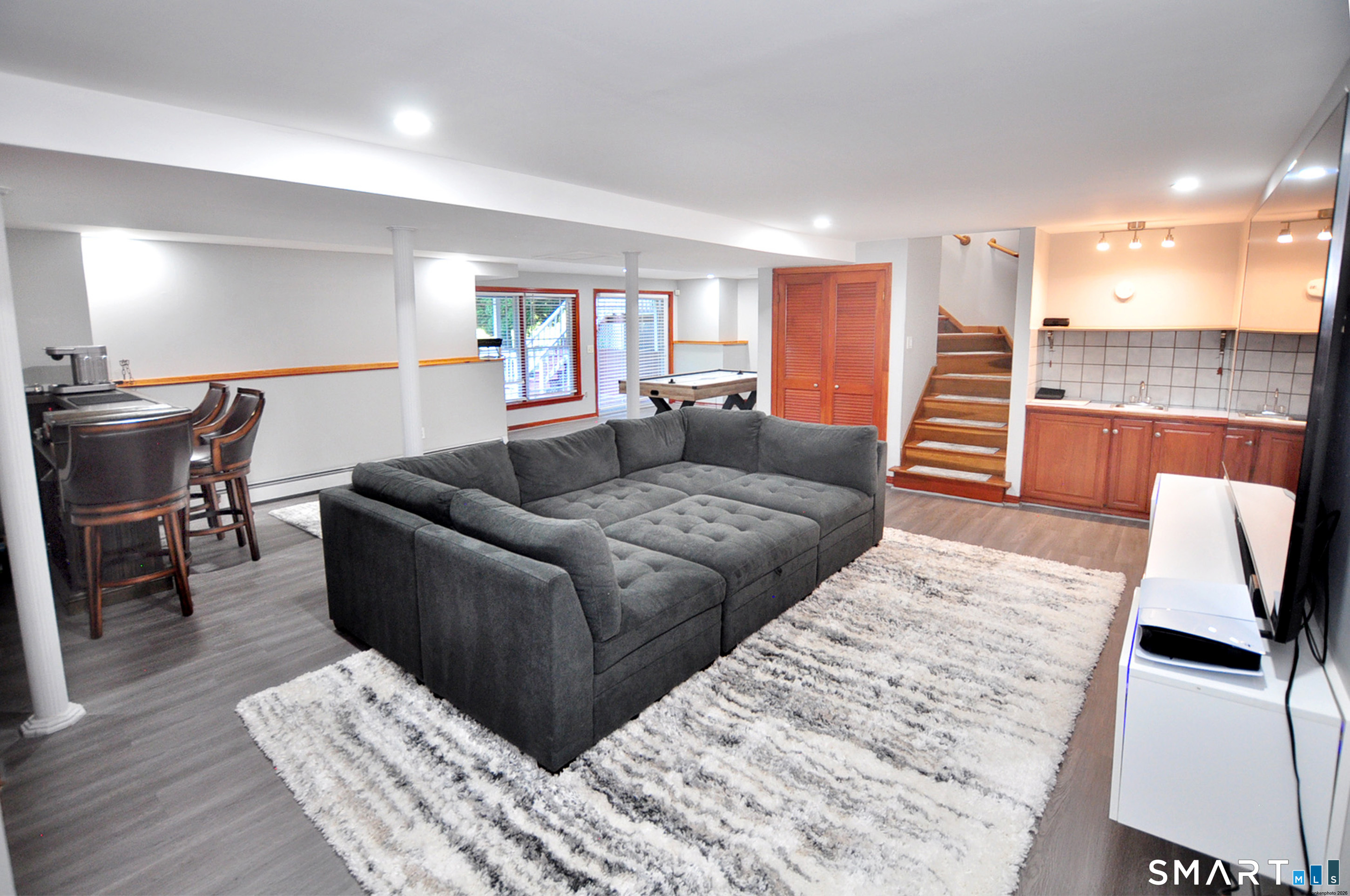 10 Breezy Knoll Drive Bloomfield CT 06002