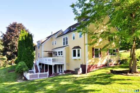 10 Breezy Knoll Drive Bloomfield CT 06002