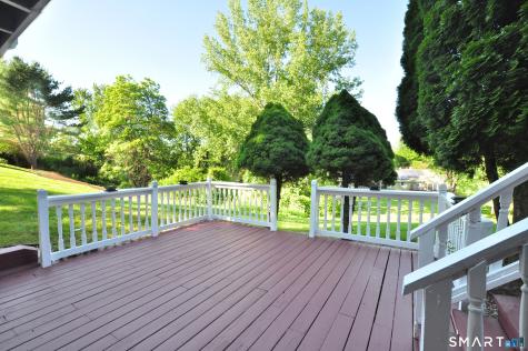 10 Breezy Knoll Drive Bloomfield CT 06002