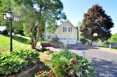 10 Breezy Knoll Drive Bloomfield CT 06002