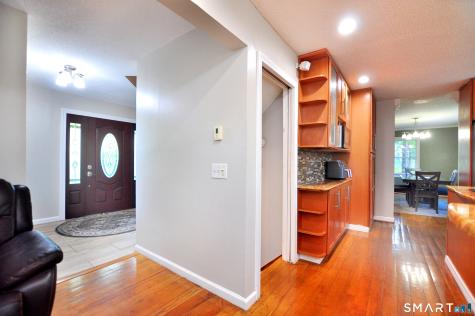 10 Breezy Knoll Drive Bloomfield CT 06002