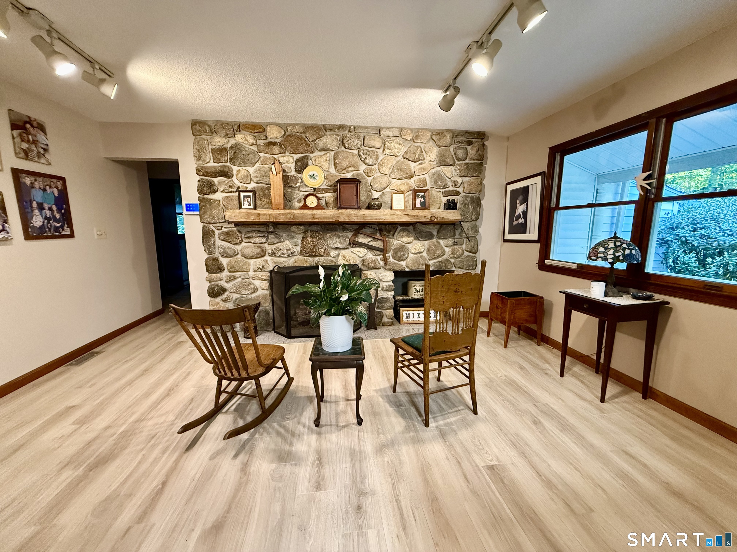 83 Niles Road Hebron CT 06231