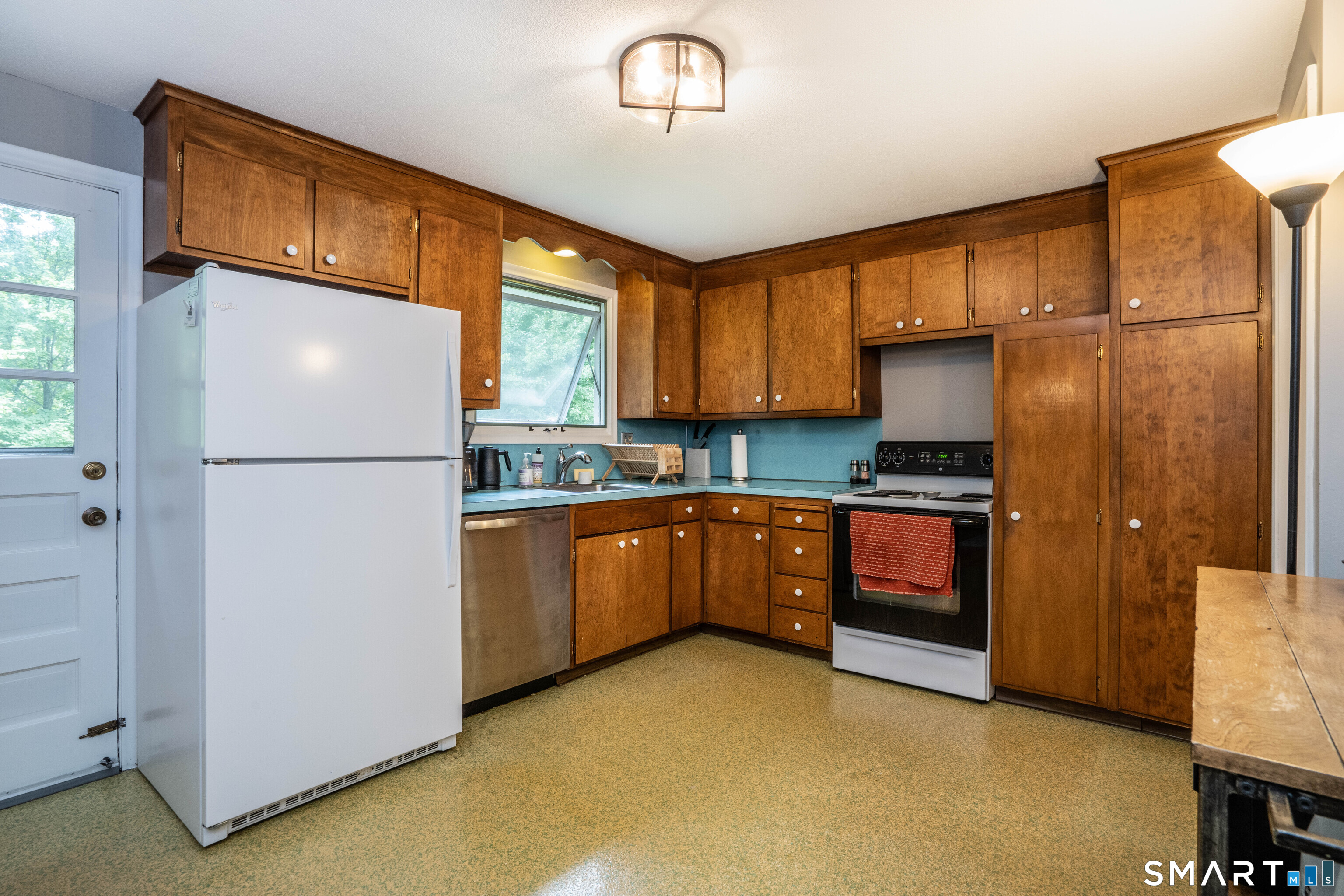 9 Maple Edge Drive Bloomfield CT 06002