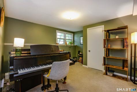 9 Maple Edge Drive Bloomfield CT 06002