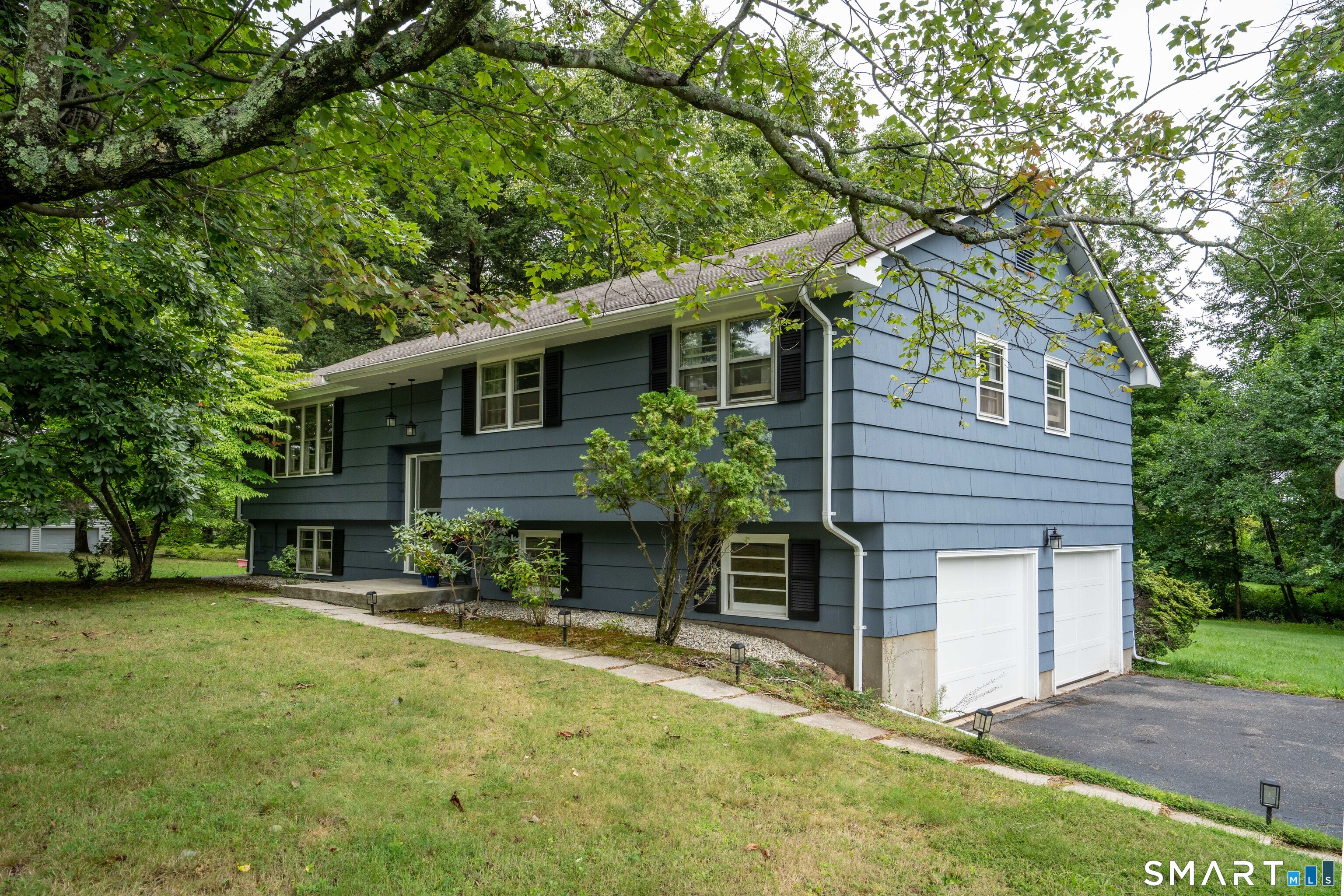 9 Maple Edge Drive Bloomfield CT 06002