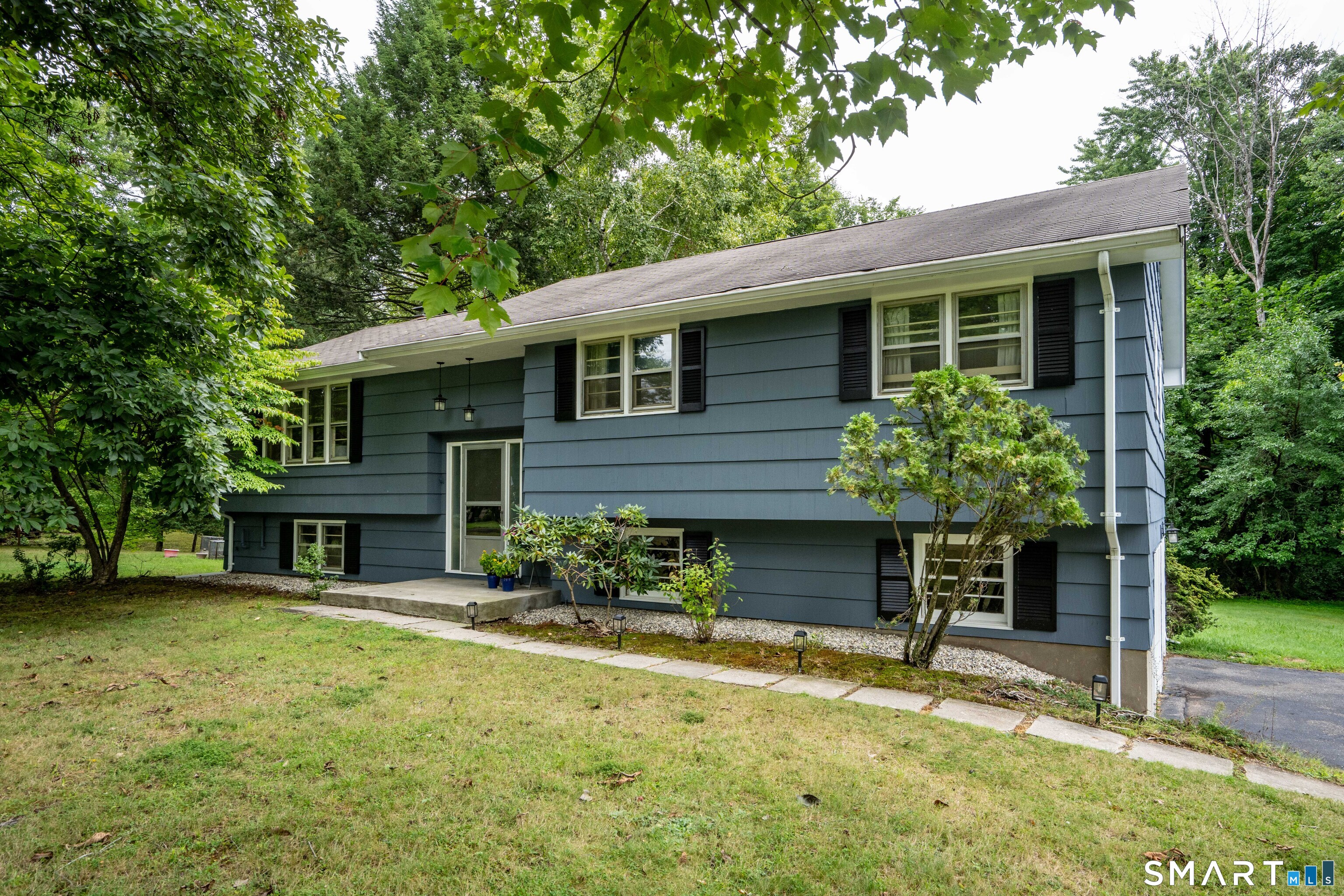 9 Maple Edge Drive Bloomfield CT 06002