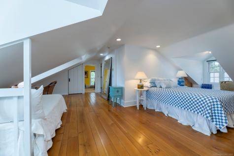 11 Main Street Stonington CT 06378