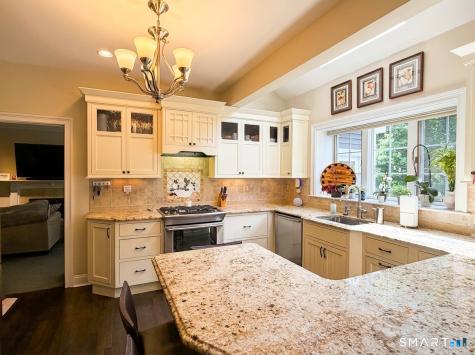2 Jeremy Garden Lane Woodbridge CT 06525