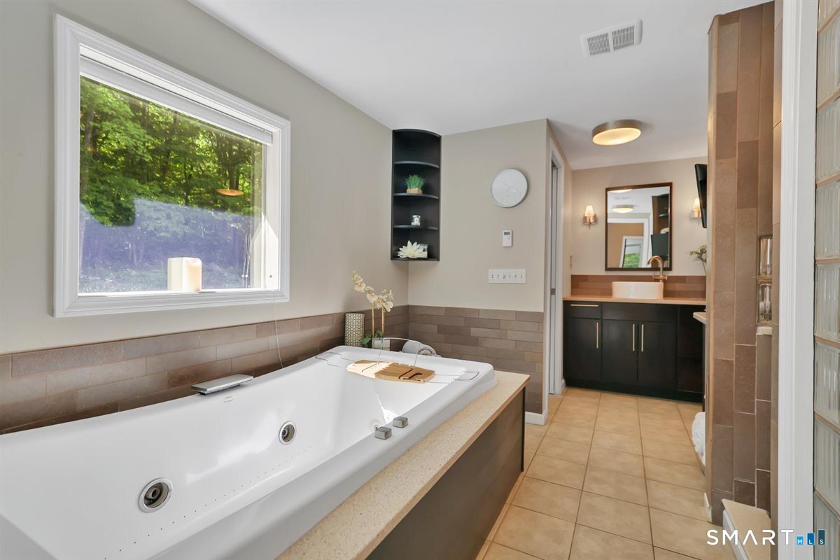 122 Ridgeview Circle Guilford CT 06437